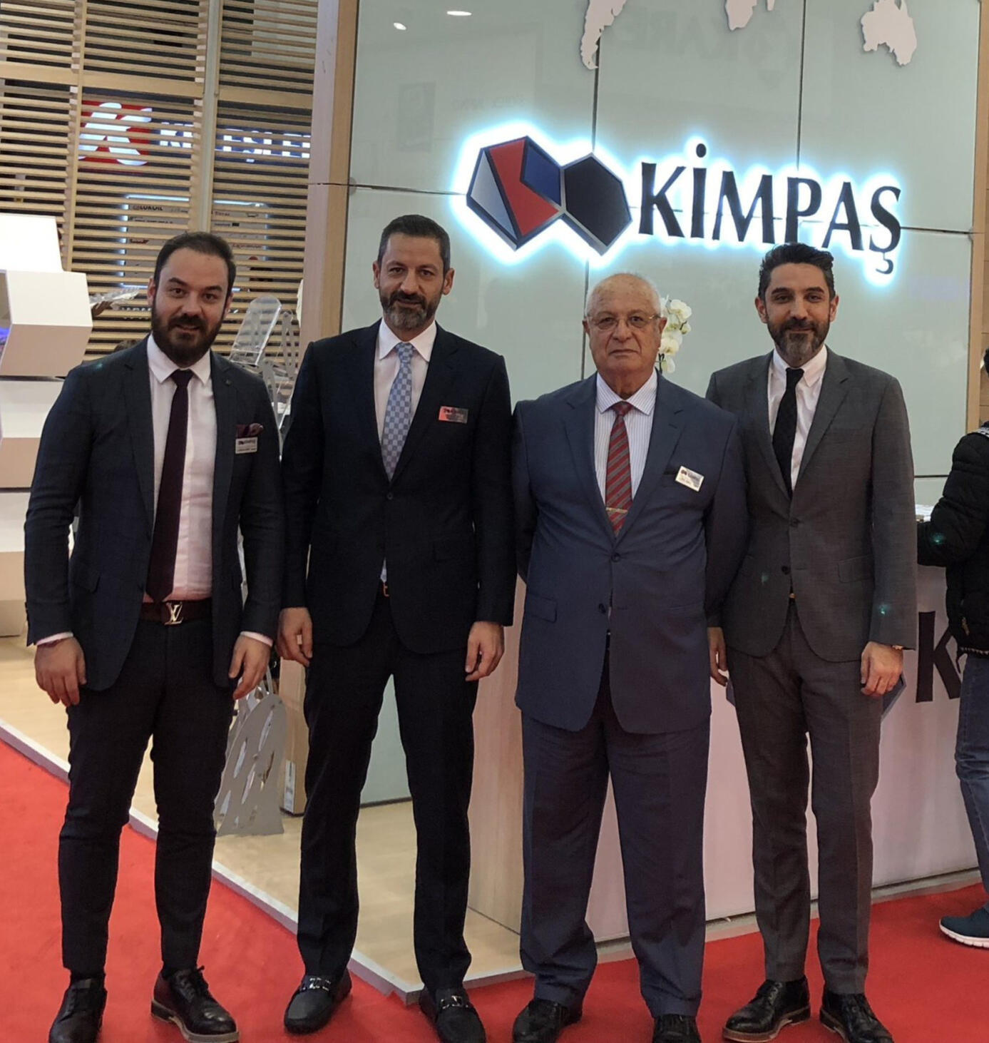 Abay Holding yani Kimpaş Grup Resimdekiler Atakan Abay Berkan Abay Lütfi Abay Volkan Abay Naksan'a Çöktüler GASP